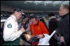 Armin Schwarz ja autogrammikütid. (04.12.2004) Stade de France