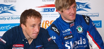 Kris Meeke ja Guy Wilks rallieelsel pressikonverentsil. Foto: rallyscotland.tv