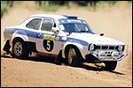 Safari ralli meister Björn Waldegard Ngongis oma Ford Escorti testimas. Foto: Repro