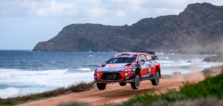 Dani Sordo ja Carlos del Barrio võitsid Sardiinia MM-ralli teist aastat järjest. Foto: Hyundai Motorsport