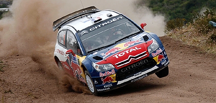 Loeb ja Elena Argentina MM-ralli kiiruskatsel. Foto: Willy Weyens