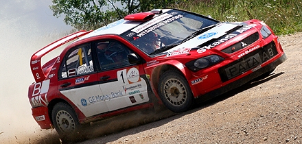 Ivars Vasaraudzis ja Valdis Spredzis Kurzeme ralli kiiruskatsel. Foto: Rando Aav